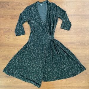 J.Jill Women's Sz M Dark Green 3/4 Sleeve Stretch True Wrap Dress Geometric Dot